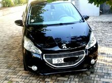 Peugeot 208, 2013 год