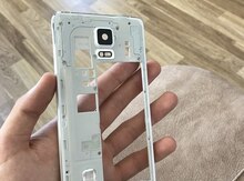 "Samsung Galaxy Note 4" korpusu