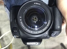 Fotoaparat "Canon EOS 700D"