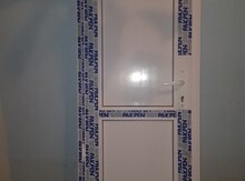 Plastik qapı