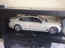 Коллекционная модель "БМВ 750 2015"