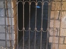 Pəncərə barmaqlıqı