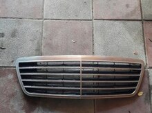 "Mercedes" radiator barmaqlığı
