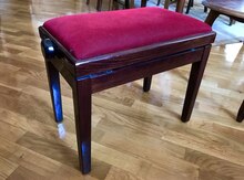 Pianino oturacağı