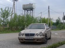 Mercedes E 220, 2000 il