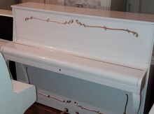 Royal və pianinolar