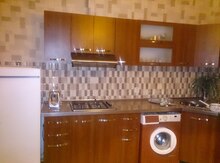 4-otaqlı mənzil kirayə verilir, Gəncə ş., 100 m²