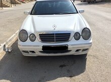 Mercedes E 220, 2002 il