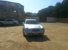 Mercedes E 240, 2000 il