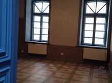 Ofis icarəyə verilir, İçəri şəhər m.