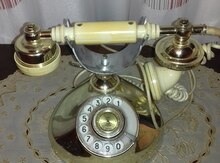 Qədimi telefon