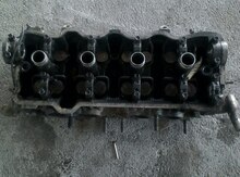 "Toyota Camry" mühərrik başlığı