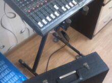 Aparatura "Yamaha MX12/4"