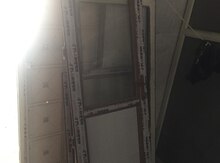 Plastik qapı
