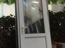Plastik qapı