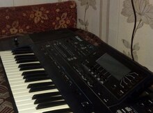 Sintezator "Roland EM2000"