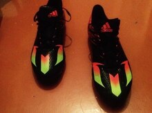 Futbol ayaqqabısı