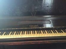 "Cerniqov" pianino