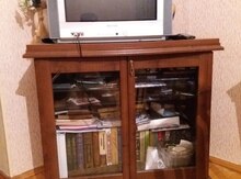 Televizor və altlığı