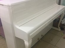 "Petrof" və "Geyer" pianinoları