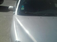 Hyundai Elantra, 2001 il