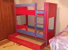 İki mərtəbəli çarpayı