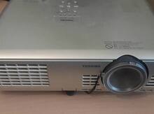 Proyektor "Toshiba TLP-S10"