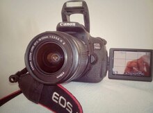 Fotoaparat "Canon 700D"