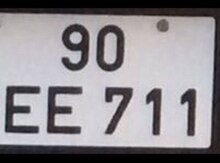 Avtomobil qeydiyyat nişanı - 90-EE-711