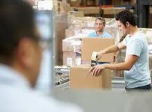 Paketçi tələb olunur
