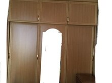 Dəhliz dolabı