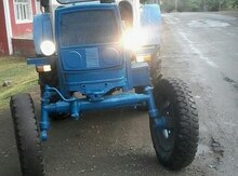 Traktor YUMZ