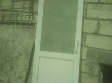 Barmaqlıq və plastik qapı