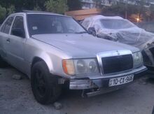Mercedes E 230, 1985 il