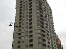 Сдается 3-комн. новостройка, ул. Бакиханова, 153 м²