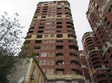 3-otaqlı yeni tikili, S.Vurğun küç., 153 m²