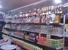 Magaza ücün divar rəfləri