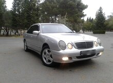 Mercedes E 220, 2000 il