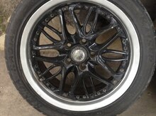 "Mercedes" təkəri R17