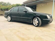 Mercedes E 320, 2000 il
