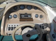 Yaxta "Sea Ray 220 Signature"