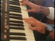 Sintezator ""Roland VA7"