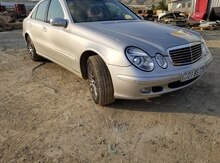 Mercedes E 220, 2003 il