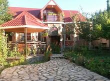 Villa, Qəbələ r.