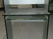 Kompüter masası