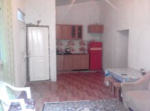 Həyət evi kirayə verilir, E. Akademiyası m.