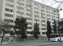 3-otaqlı mənzil, E.Akademyası m., 70 m²