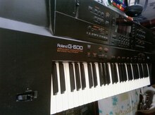 Sintezator "Roland G600"