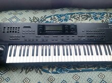 Sintezator "Korg"