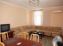3-otaqlı yeni tikili kirayə verilir, Nizami m., 117 m²